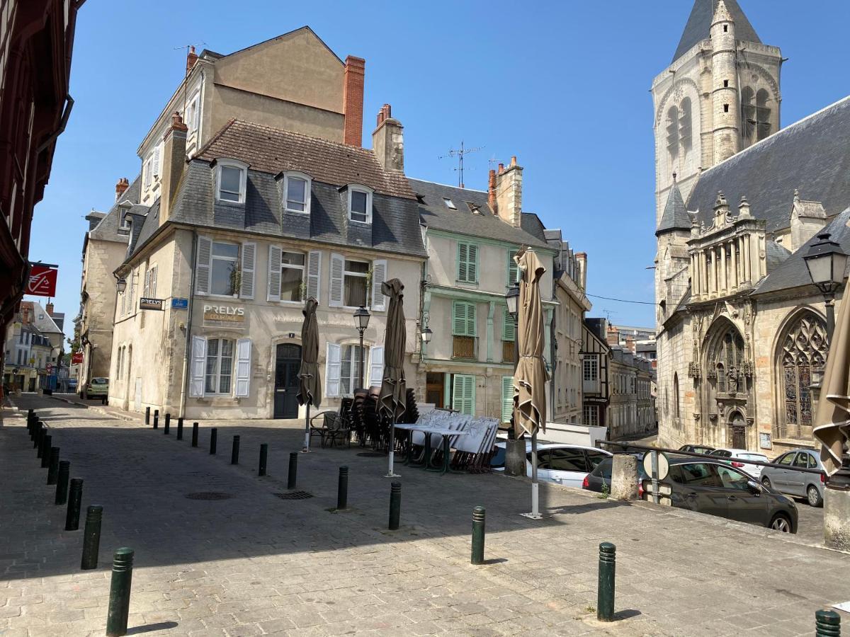 Beau Studio Centre Ville Et Proche Gare ブールジュ エクステリア 写真
